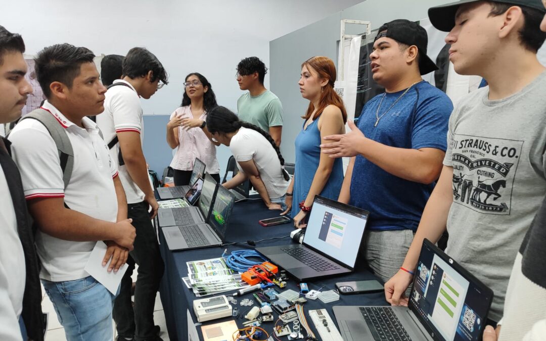FERIA PROFESIOGRÁFICA PARA ALUMNOS DE BACHILLERATOS 17, 25 Y 32, EN COMALA