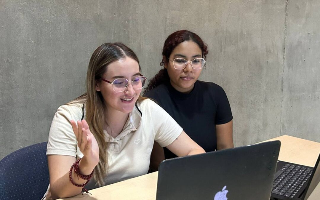 PARTICIPAN ALUMNAS DE DERECHO EN COLOQUIO INTERNACIONAL DE INVESTIGACIÓN