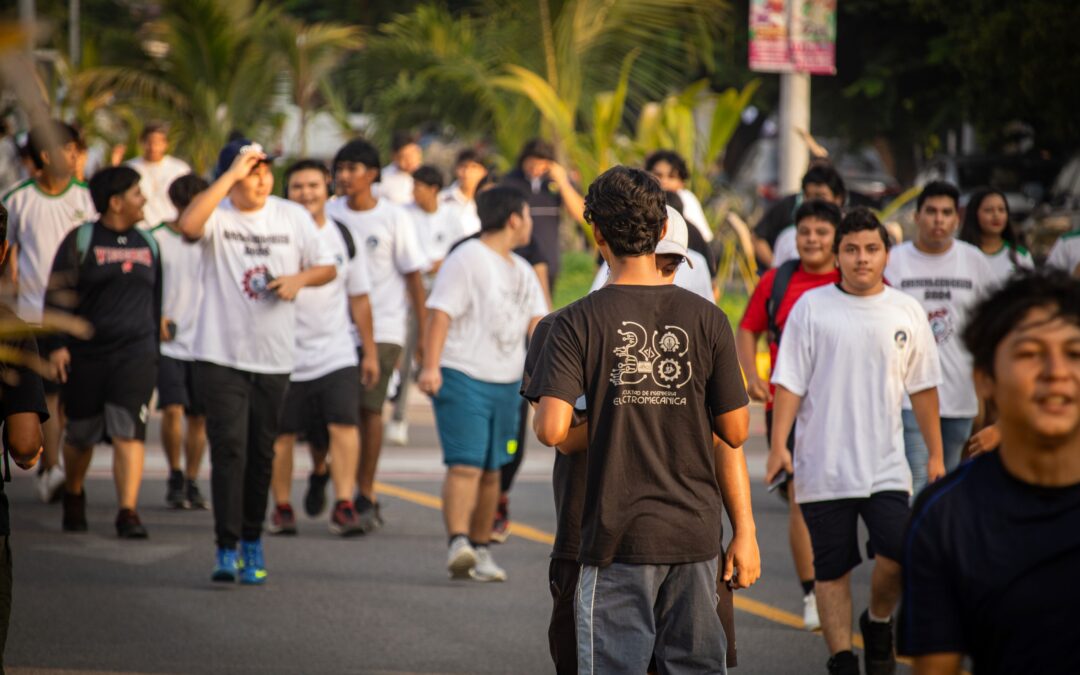 PARTICIPA UDEC EN CARRERA CON CAUSA A FAVOR DE ADULTOS MAYORES, EN MANZANILLO