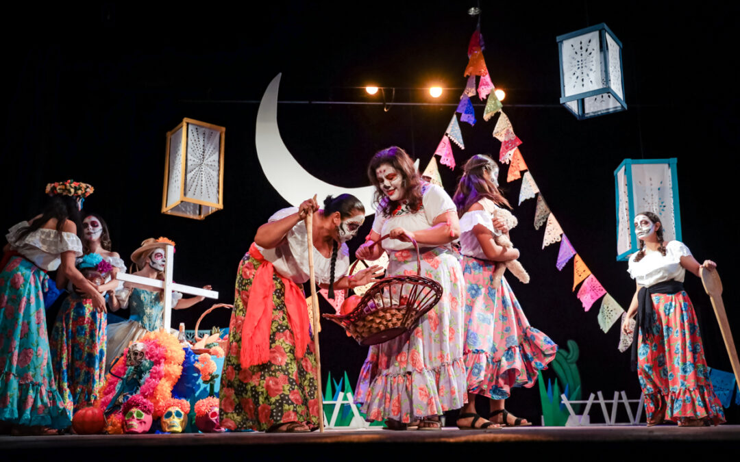 CON UN BANQUETE DE LOS MUERTOS, CELEBRA CÓDIGO DE BARRAS 15 AÑOS DE VIDA