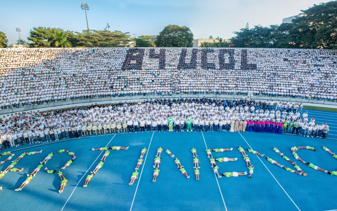 MEGAFOTO CONMEMORATIVA REÚNE A CERCA DE 7 MIL 930 UNIVERSITARIOS