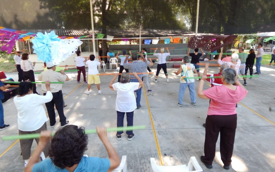 INCODE REALIZA ACTIVACIÓN FÍSICA PARA PERSONAS ADULTAS MAYORES DE COLIMA