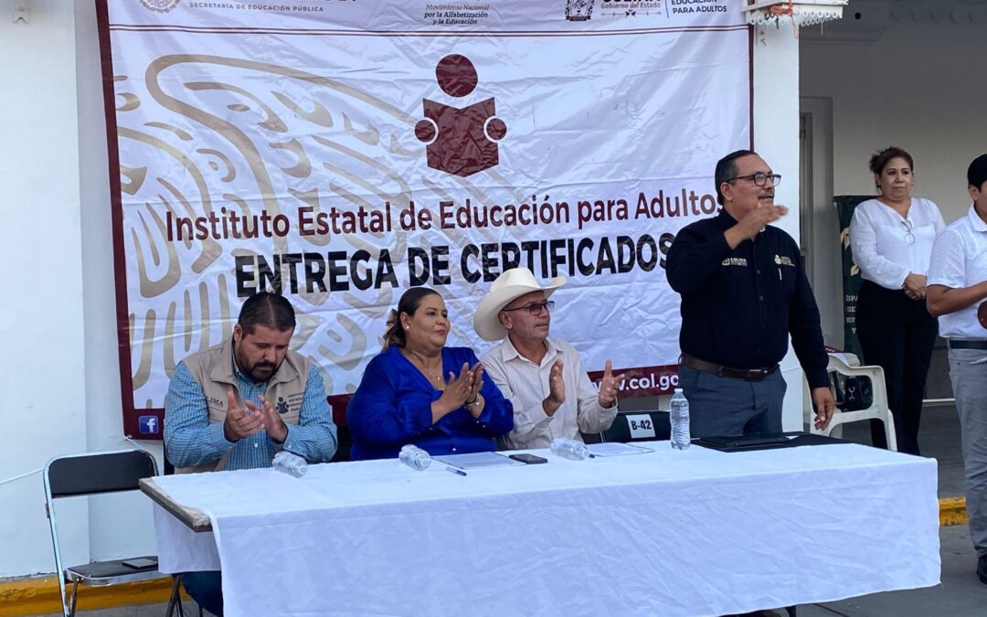 IEEA FIRMA CONVENIO CON AYUNTAMIENTO DE ARMERÍA Y ENTREGA 28 CERTIFICADOS DE CONCLUSIÓN DE NIVEL BÁSICO