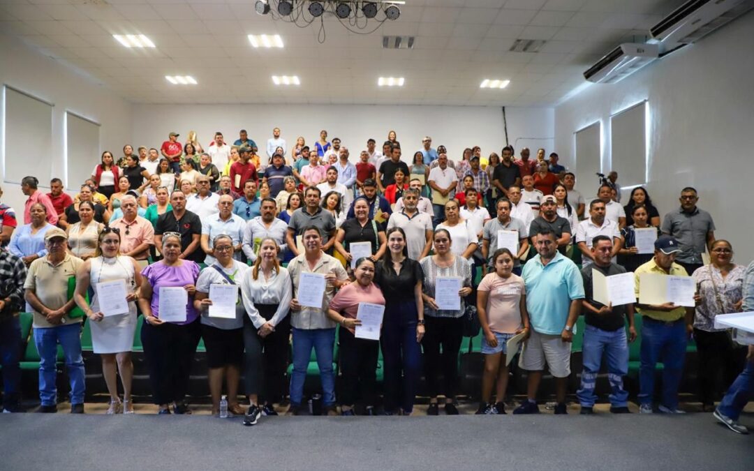 ROSI BAYARDO ENTREGÓ CONSTANCIAS A CANDIDATAS Y CANDIDATOS A AUTORIDADES AUXILIARES DEL MUNICIPIO