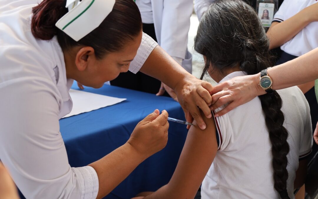 PIDE SALUD A PADRES PERMITIR VACUNAR A SUS HIJAS CONTRA VPH