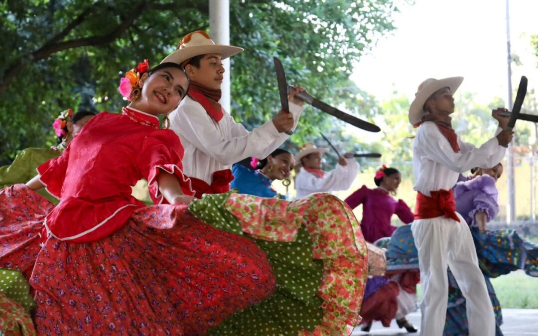 BRIGADA DE ARTE Y TRADICIÓN DE CULTURA RECORRE PLANTELES EDUCATIVOS