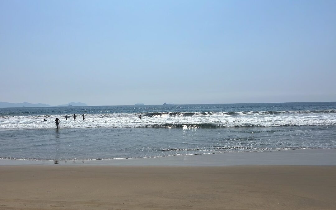 GUARDAVIDAS RESCATAN A MENOR DE EDAD DE AHOGARSE EN PLAYA DE MANZANILLO