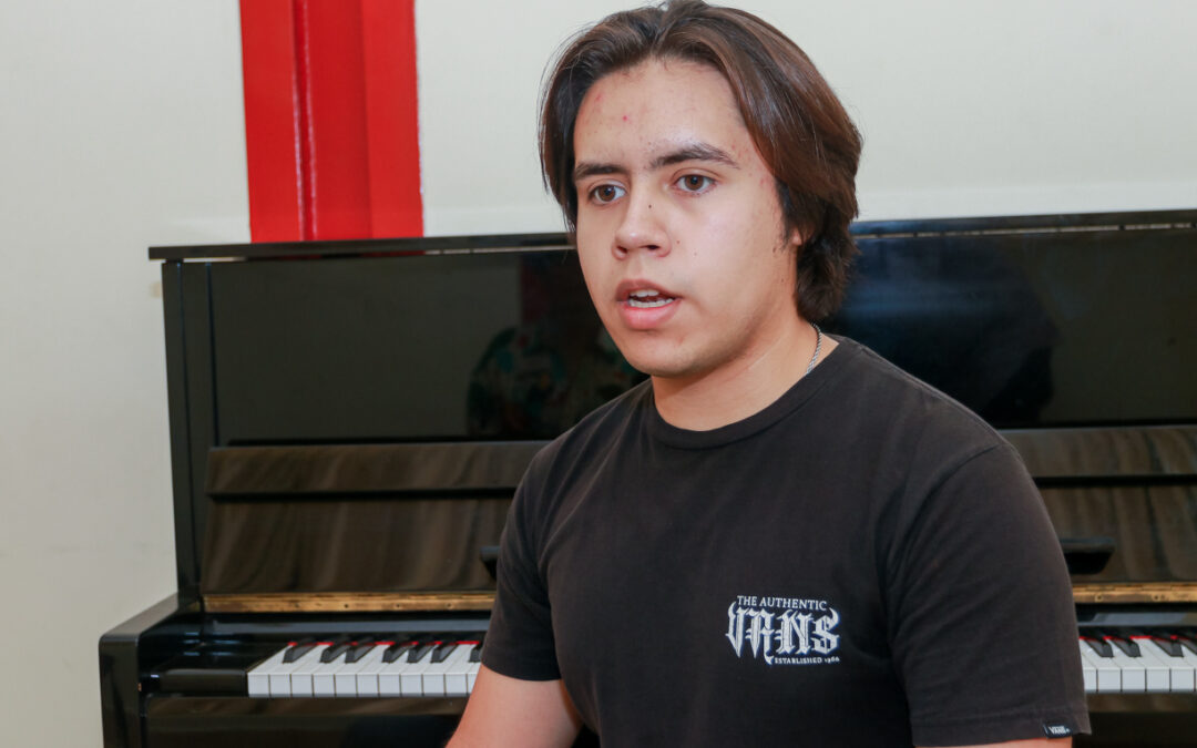 ENTREVISTA A ESTUDIANTE QUE GANÓ SEGUNDO LUGAR EN LA “MARKU GUITAR COMPETITION”