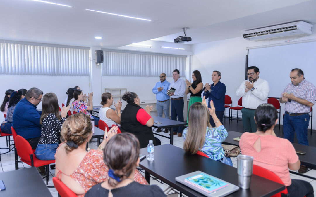 CONCLUYE DIPLOMADO DE CAPACITACIÓN PARA GESTORES EDUCATIVOS DE BACHILLERATO, EN LA UDEC