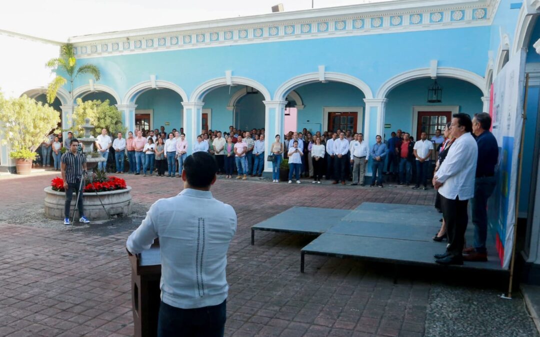 INVITA EL PRESIDENTE RIULT RIVERA A LAS Y LOS TRABAJADORES DEL AYUNTAMIENTO A ATENDER A LA GENTE CON MUCHA ENTREGA