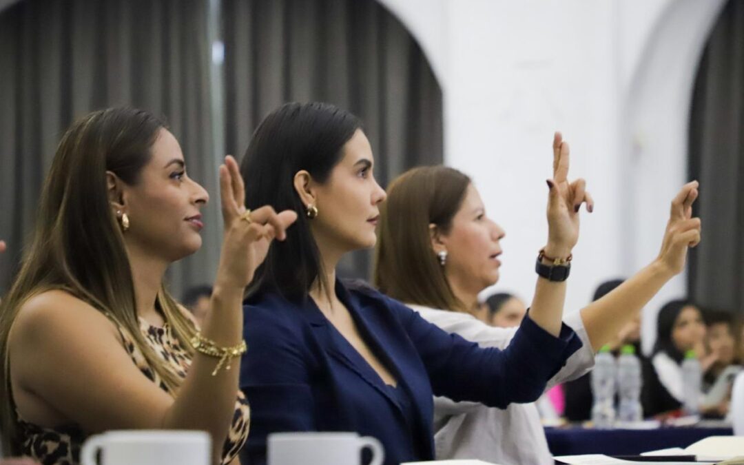 LA INCLUSIÓN NO ES UNA OPCIÓN, ES UN DERECHO: ROSI BAYARDO EN TALLER DE LENGUA DE SEÑAS MEXICANA