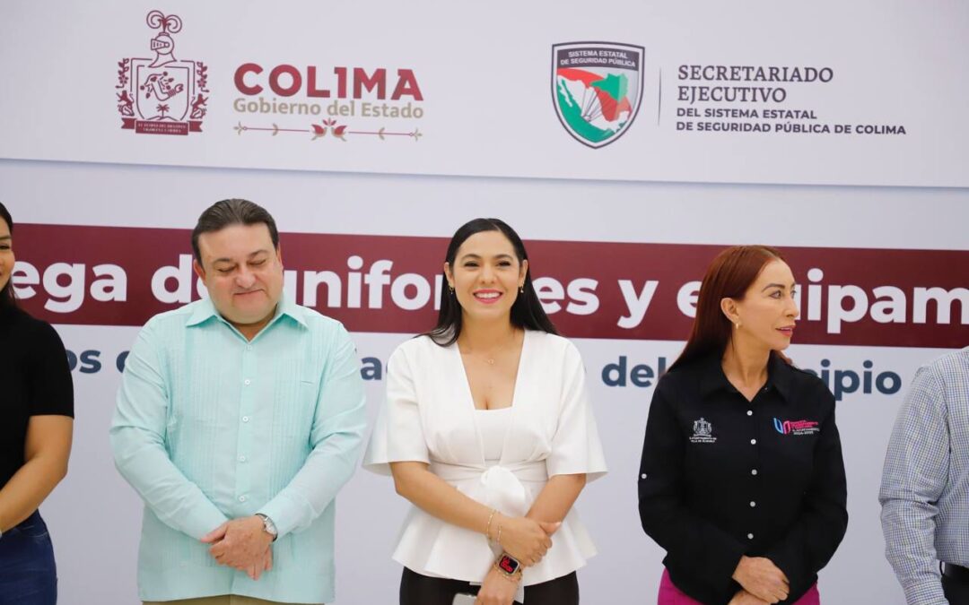INDIRA ENTREGA UNIFORMES Y EQUIPO A POLICÍAS EN LA VILLA; EN 3 AÑOS HAN INVERTIDO MÁS DE 36 MDP EN SEGURIDAD EN ESTE MUNICIPIO