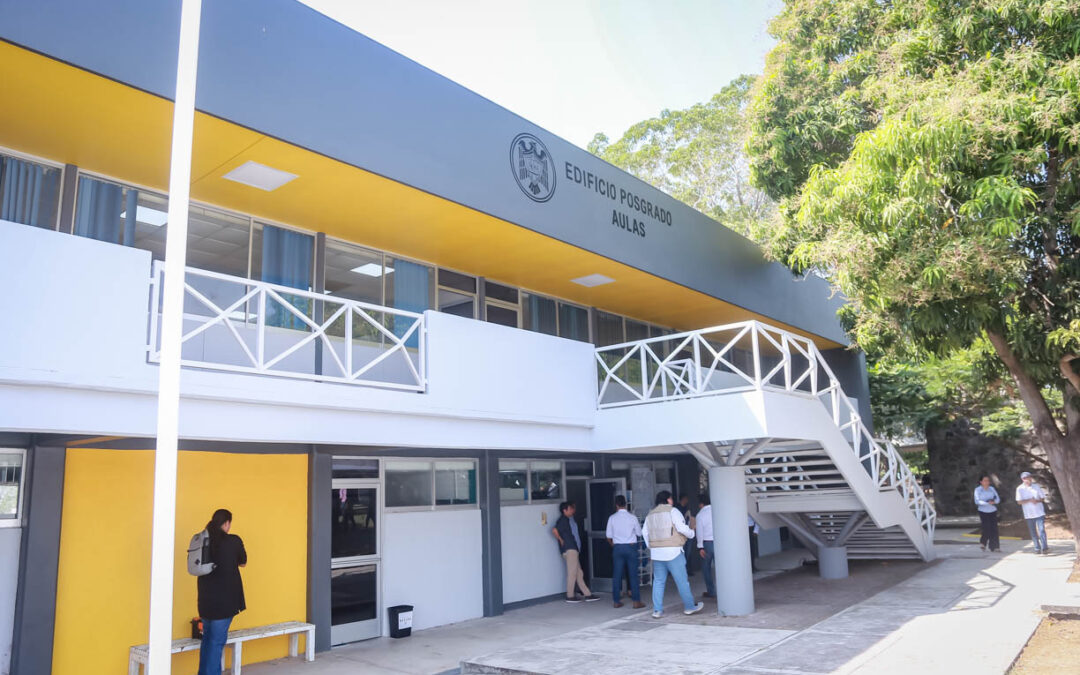 RECTOR DE LA UDEC ENTREGA NUEVAS AULAS EN EL CAMPUS COQUIMATLÁN