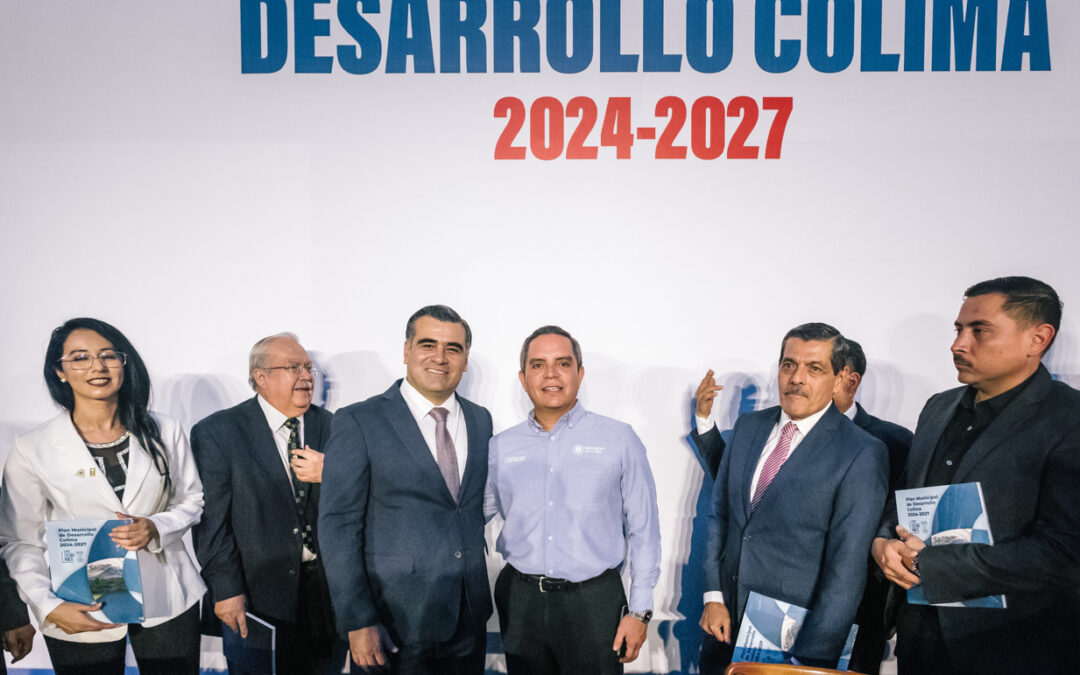 PRESENTE RECTOR EN PRESENTACIÓN DEL PLAN MUNICIPAL DE DESARROLLO COLIMA