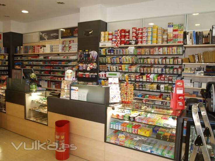 CAPTURA POLICÍA DE VDEA A 4 SEÑALADOS DE ROBAR UNA TIENDA DE CONVENIENCIA