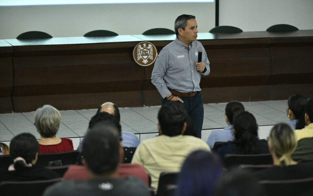 OFRECE RECTOR INDUCCIÓN A LA UNIVERSIDAD A NUEVOS TRABAJADORES