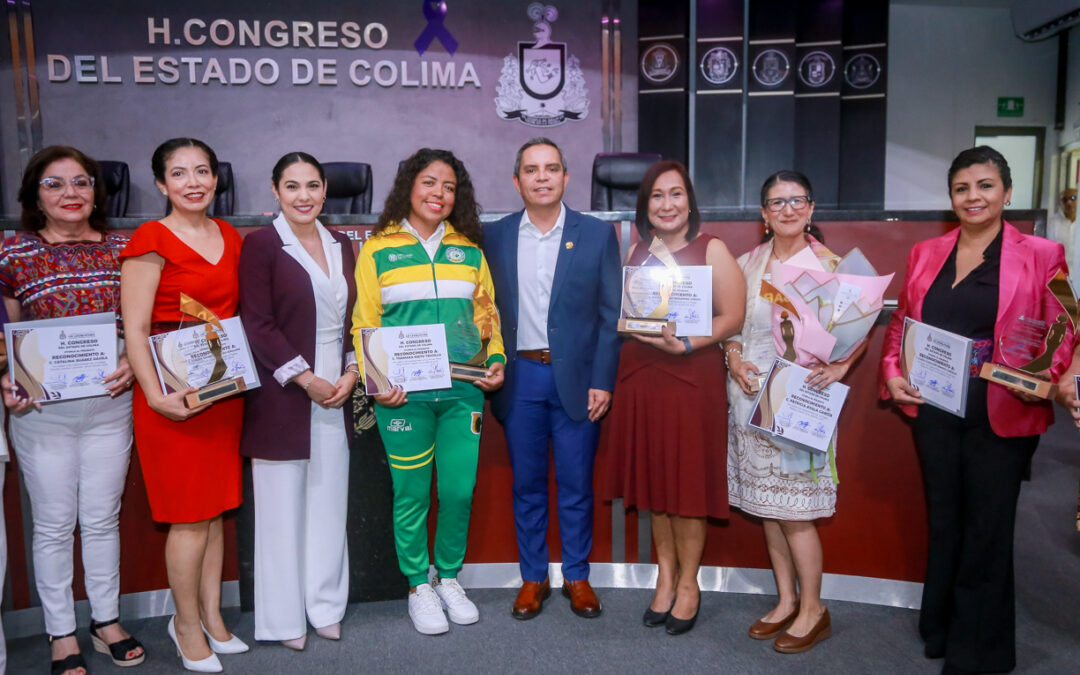RECONOCE CONGRESO A 6 UNIVERSITARIAS DESTACADAS EN SUS CAMPOS DE TRABAJO