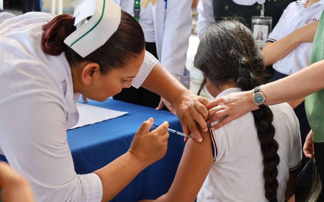 CAMPAÑA DE PREVENCIÓN DE CÁNCER DE CUELLO UTERINO CON VACUNA CONTRA VPH