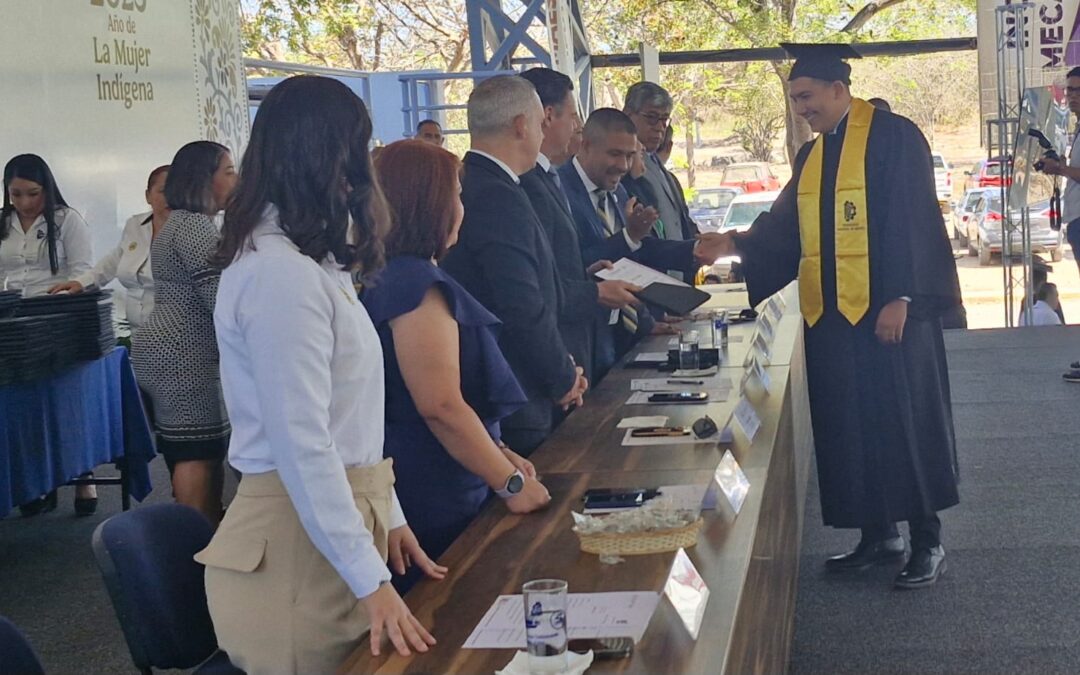 DESTACA CUELLAR CARREÓN A LOS 198 EGRESADOS DEL TEC DE COLIMA QUE SON UN ORGULLO