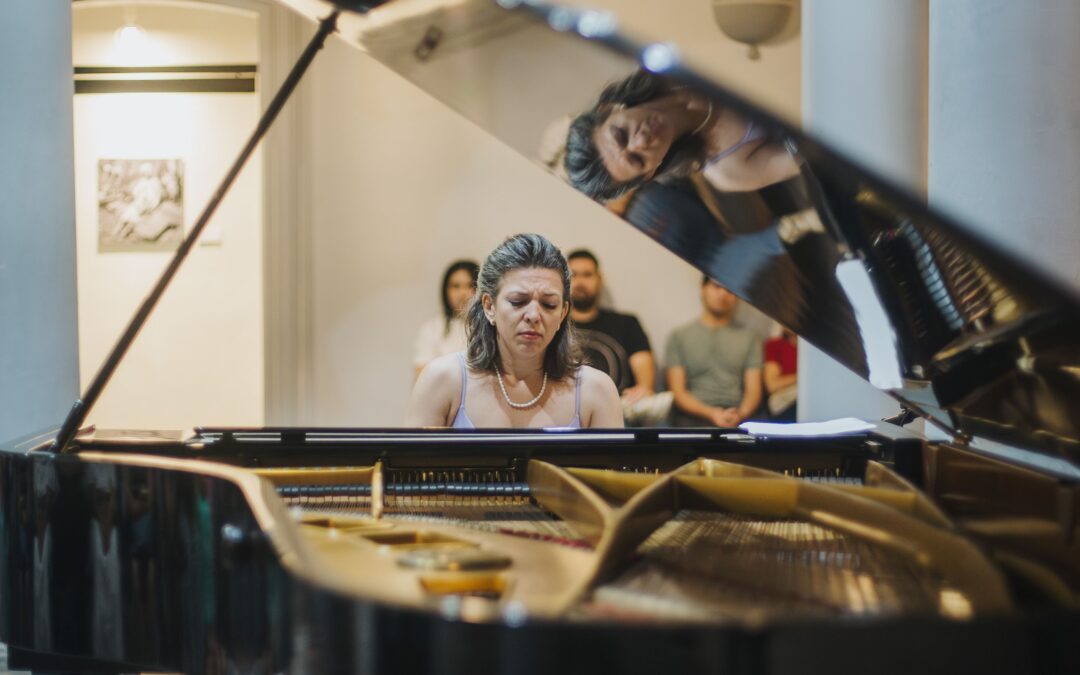 LIANNE VEGA SERRANO PRESENTÓ CUBANÍA MUSICAL, EN LA PINACOTECA