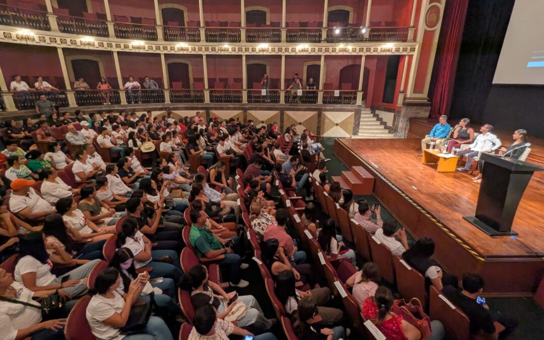 ROMMEL PACHECO SE REUNIÓ CON DEPORTISTAS COLIMENSES E IMPARTIÓ CONFERENCIA