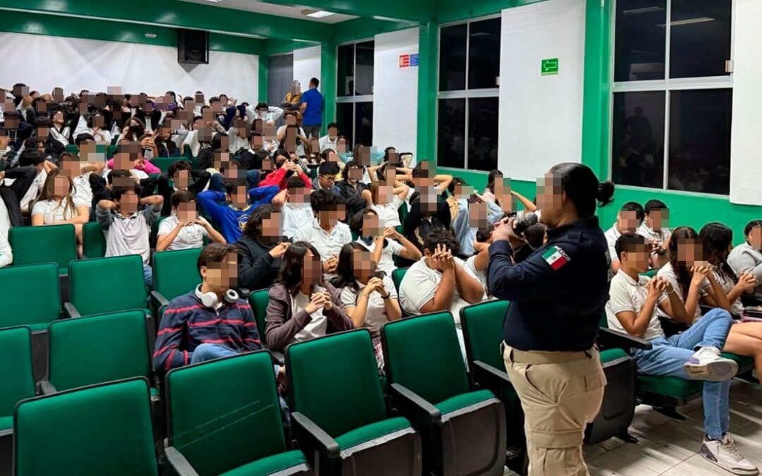 SSP IMPARTE CHARLAS EN BACHILLERATO DE LA UNIVERSIDAD DE COLIMA