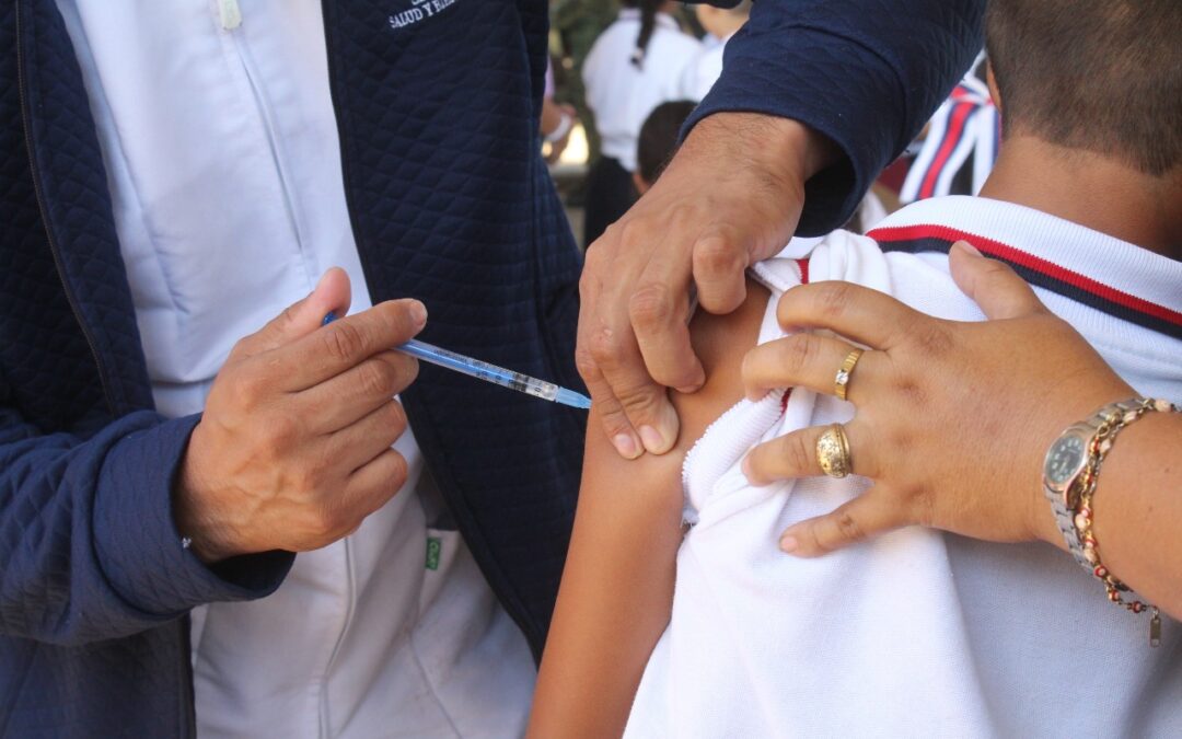 INSTALA SALUD PUESTOS DE VACUNACIÓN EN LOS 10 MUNICIPIOS DEL ESTADO