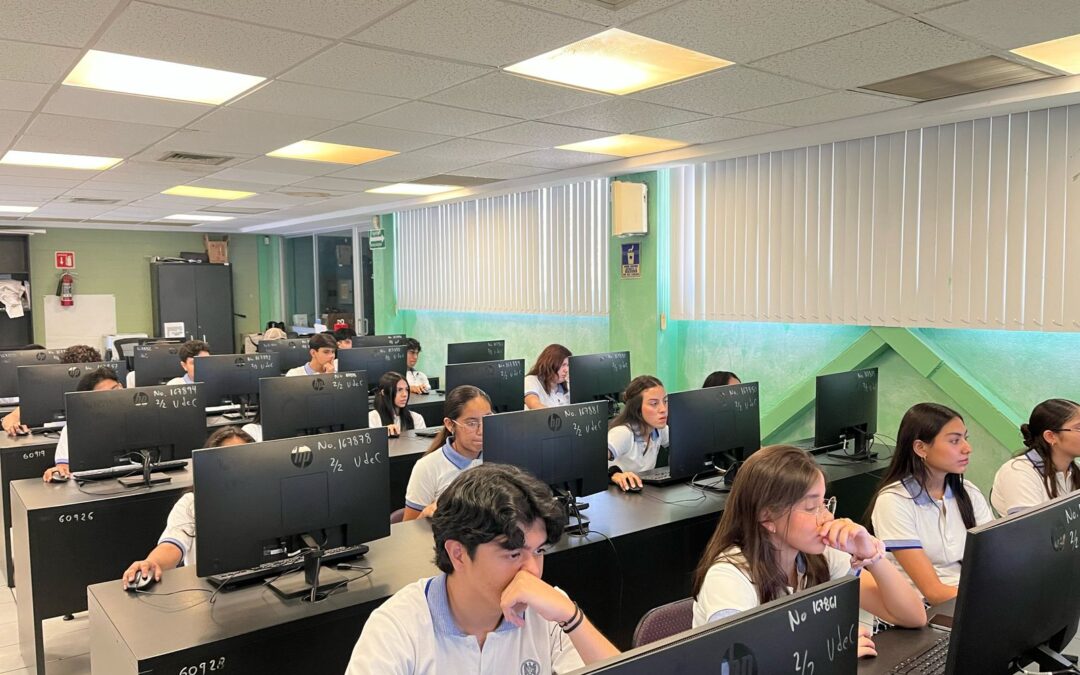 APLICAN EXÁMENES INDICATIVOS 2025 EN BACHILLERATO GENERAL Y TÉCNICO DE LA UDEC