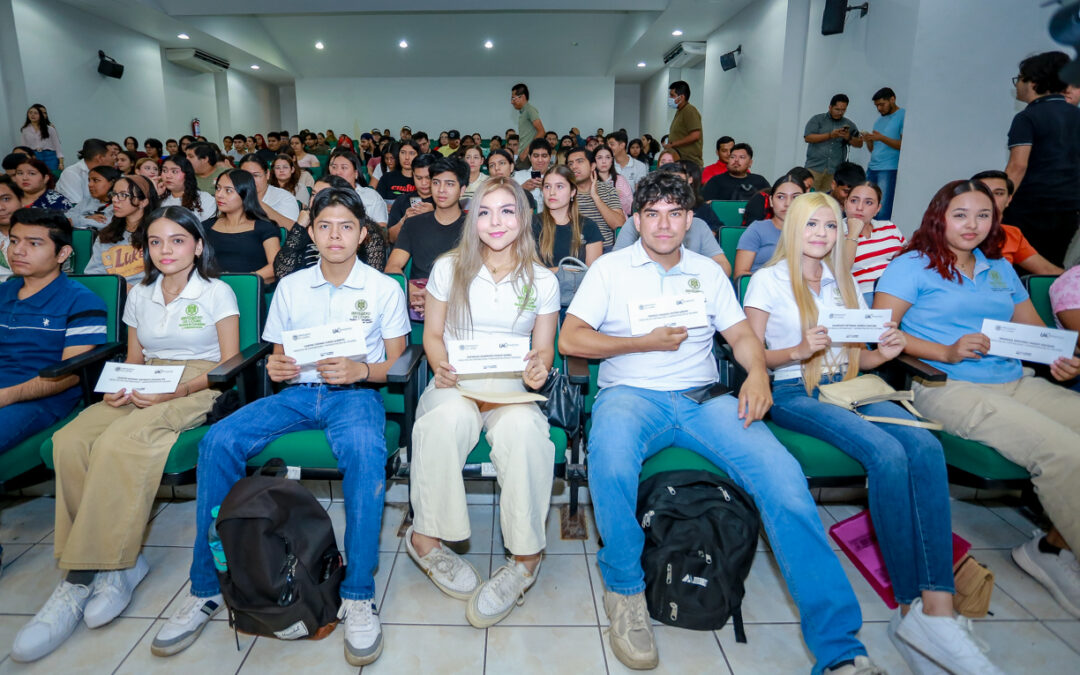 BENEFICIA A 150 ESTUDIANTES PROGRAMA DE BECAS UDEC DONATIVOS 2025