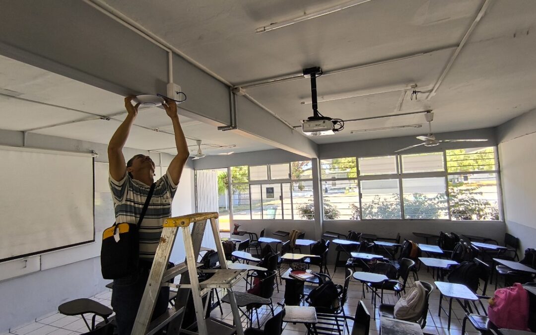 FORTALECE UDEC SU RED INALÁMBRICA CON NUEVOS PUNTOS DE ACCESO EN SUS PLANTELES