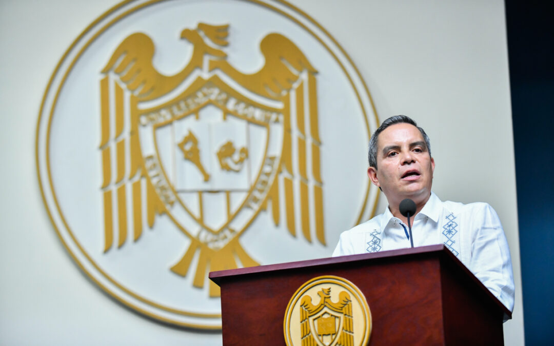 LA ENFERMERÍA ES ESENCIAL, INVALUABLE E INSUSTITUIBLE PARA EL BIENESTAR: RECTOR