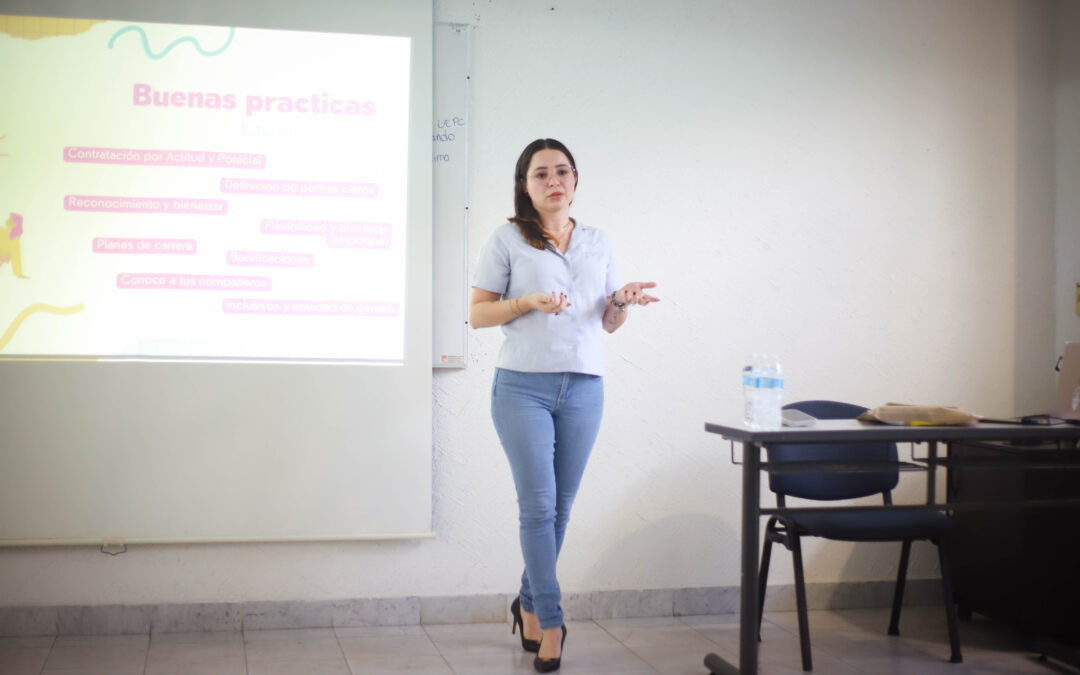 ORGANIZAN ESTUDIANTES EXITOSO SIMPOSIO SOBRE TRANSFORMACIÓN DIGITAL Y LIDERAZGO EMPRESARIAL