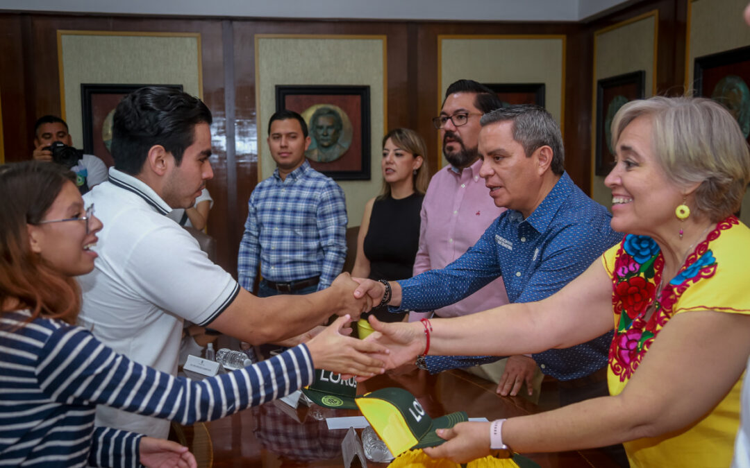 RECIBEN BECA “CARA AMIGA” 50 ESTUDIANTES DE LA UDEC