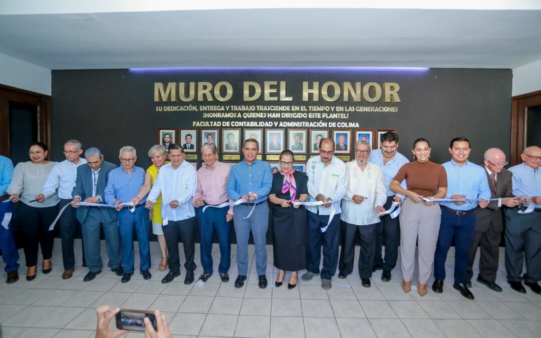 DEVELAN MURO DEL HONOR EN FACULTAD DE CONTABILIDAD Y ADMINISTRACIÓN