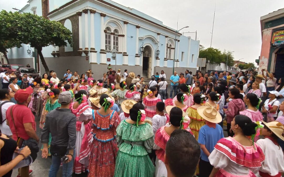 REGISTRA CONCURRIDA ASISTENCIA CALLEJONEADA ENTRE MUSEOS