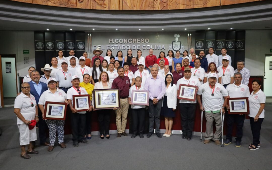 RECONOCEN DIPUTADOS A COOPERATIVA DE SALINEROS DE COLIMA POR 100 AÑOS DE FUNDACIÓN