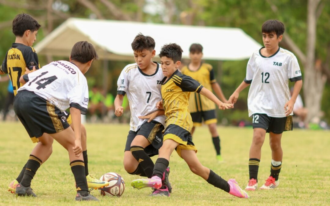 INICIÓ EN COLIMA EL FUTBOL DE LA OLIMPIADA NACIONAL CONADE 2025; SELECTIVOS LOCALES DEBUTAN CON UNA VICTORIA Y TRES DERROTAS