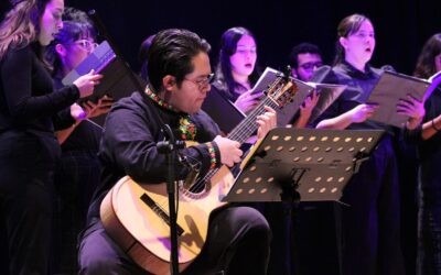 ALUMNO DE MÚSICA DEL IUBA LLEVA MÚSICA CORAL Y DE GUITARRA A LAGOS DE MORENO, JALISCO