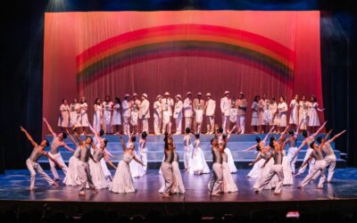CON UNA OVACIÓN DE PIE, EL PÚBLICO DESPIDE AL BALLET FOLKLÓRICO QUE HARÁ UNA GIRA POR ESPAÑA