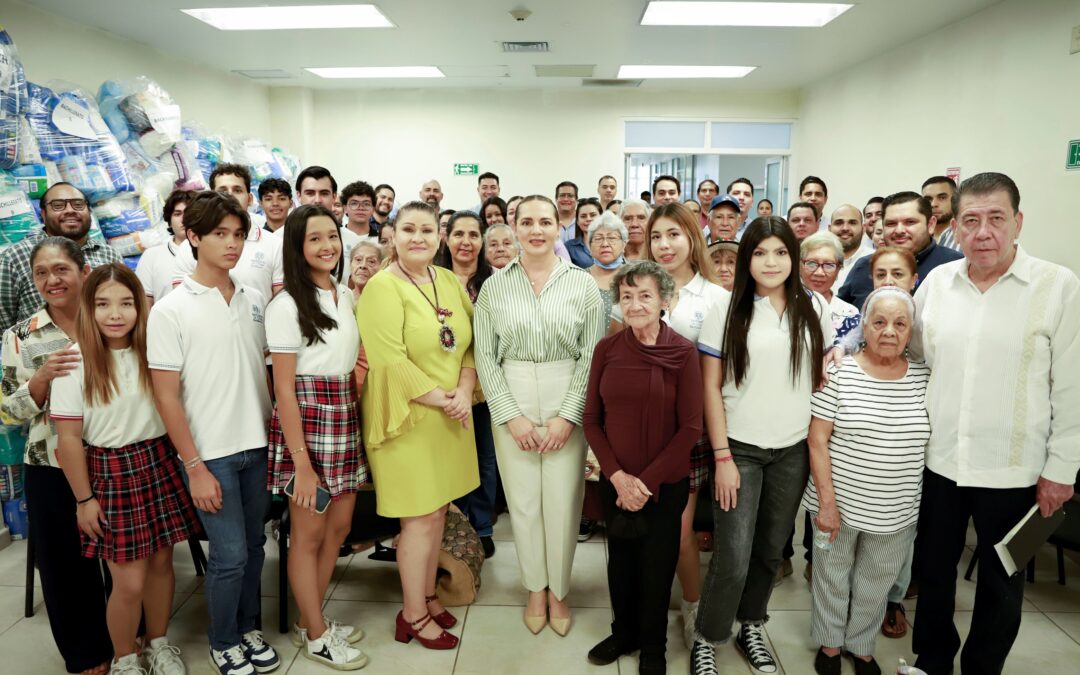 DONAN ESTUDIANTES DE BACHILLERATO 2 MIL PAQUETES DE PAÑALES AL IAAM DE COLIMA