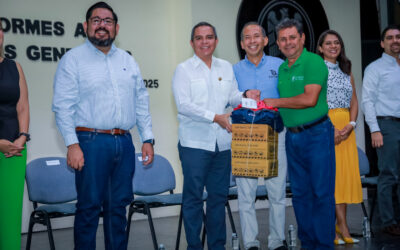 UDEC ENTREGA UNIFORMES A PERSONAL DE SERVICIOS GENERALES, EN RECONOCIMIENTO A SU LABOR
