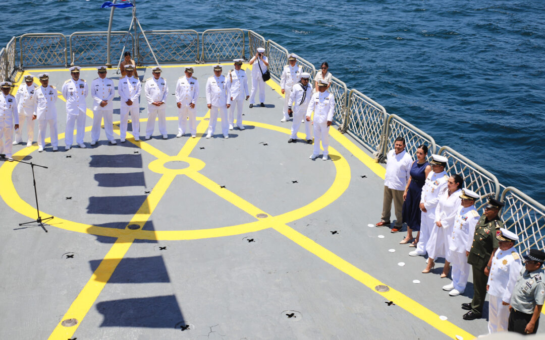 UDEC PARTICIPA EN LA CEREMONIA POR EL DÍA DE LA MARINA, EN MANZANILLO