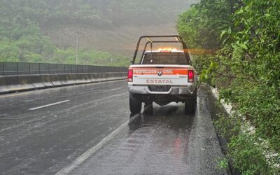 PATRULLA UEPC AUTOPISTA COLIMA-MANZANILLO PARA AUXILIAR, PIDEN MANEJAR CON PRECAUCIÓN