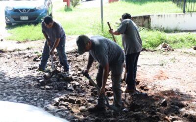 GOBIERNO DE RIULT RIVERA ATIENDE PROBLEMÁTICA EN CALLES DE COLONIA LA RIVERA