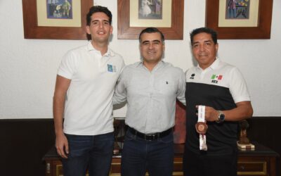 EL PRESIDENTE RIULT RIVERA, RECIBIÓ LA VISITA DE GABRIEL LARIOS, GANADOR DE LA MEDALLA DE BRONCE EN LA OLIMPIADA NACIONAL