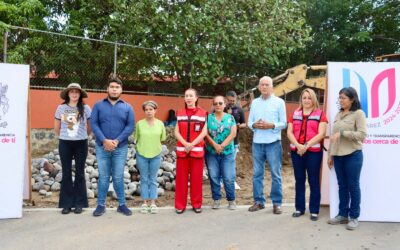 SE REHABILITAN 245 METROS CUADRADOS DE LA VIALIDAD QUE COMUNICA A AMBOS ASENTAMIENTOS