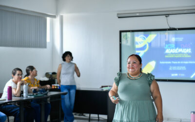 DOCENTES UNIVERSITARIOS EXPLORAN SU SER A TRAVÉS DEL ARTE