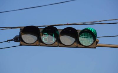 PARA AGILIZAR FLUIDEZ VIAL INCREMENTARÁN TIEMPOS DE LUZ VERDE EN SEMÁFOROS DE VDEA