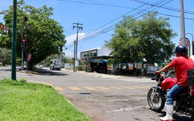 #ENTÉRATE UNA VEZ EN FUNCIONAMIENTO LOS 🚦🚥 SEMÁFOROS DEL CRUCE DE AVENIDA NIÑOS HÉROES ESQUINA CON CALLE MANZANO