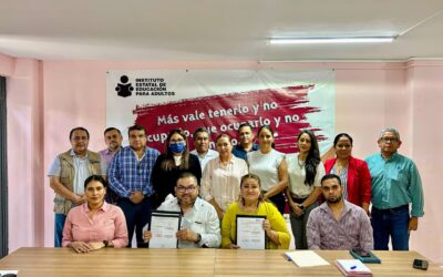 IEEA E IAAM FIRMAN CONVENIO PARA REDUCIR EL REZAGO EDUCATIVO EN ADULTOS MAYORES